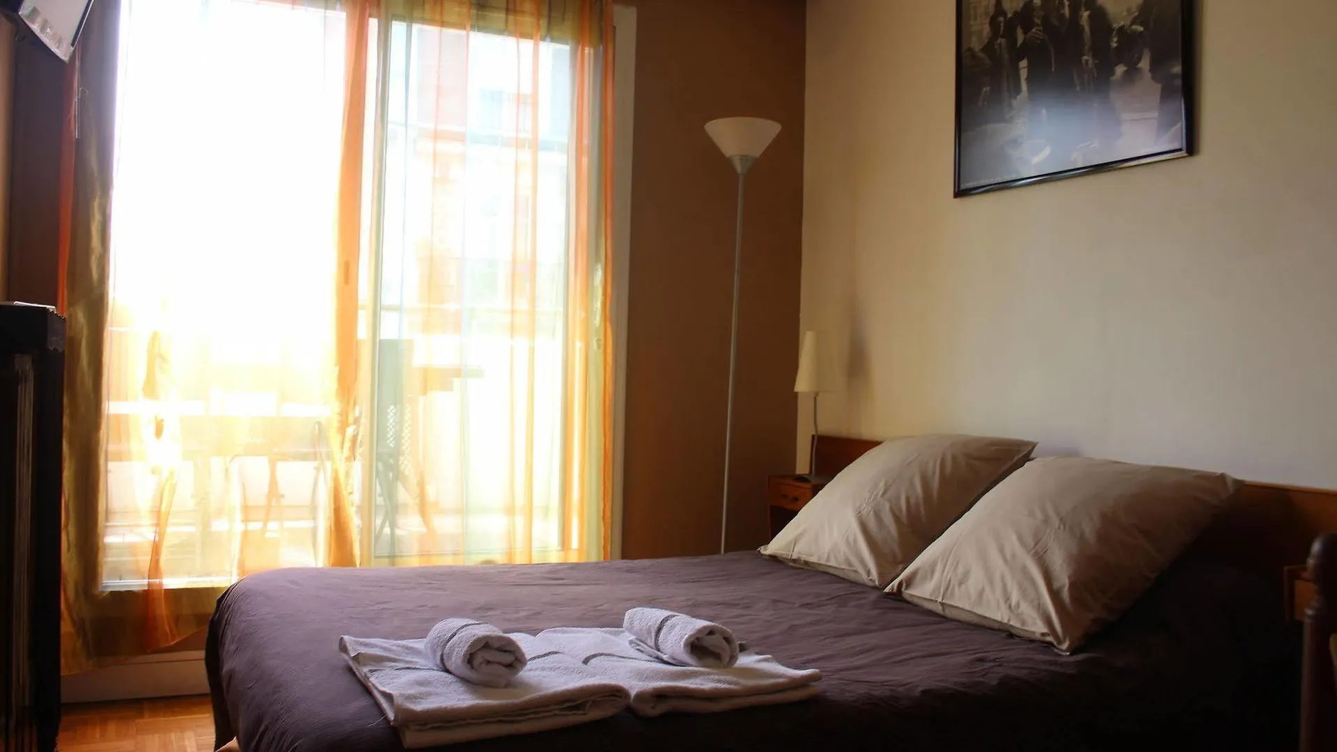 Bed & Breakfast D'amis - D'hotes-b&b-guest House Paris